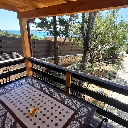 Fuer 6 Personen By Interhome Vikendica Mandre