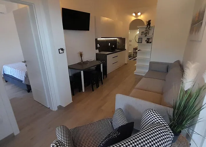 בית נופש Fuer 6 Personen By Interhome מאנדרה